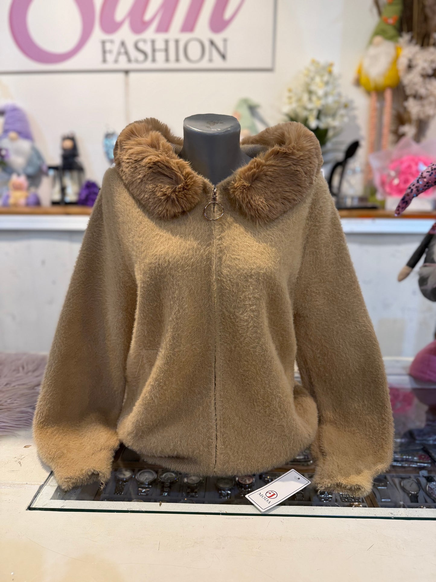 Fluffy vest camel