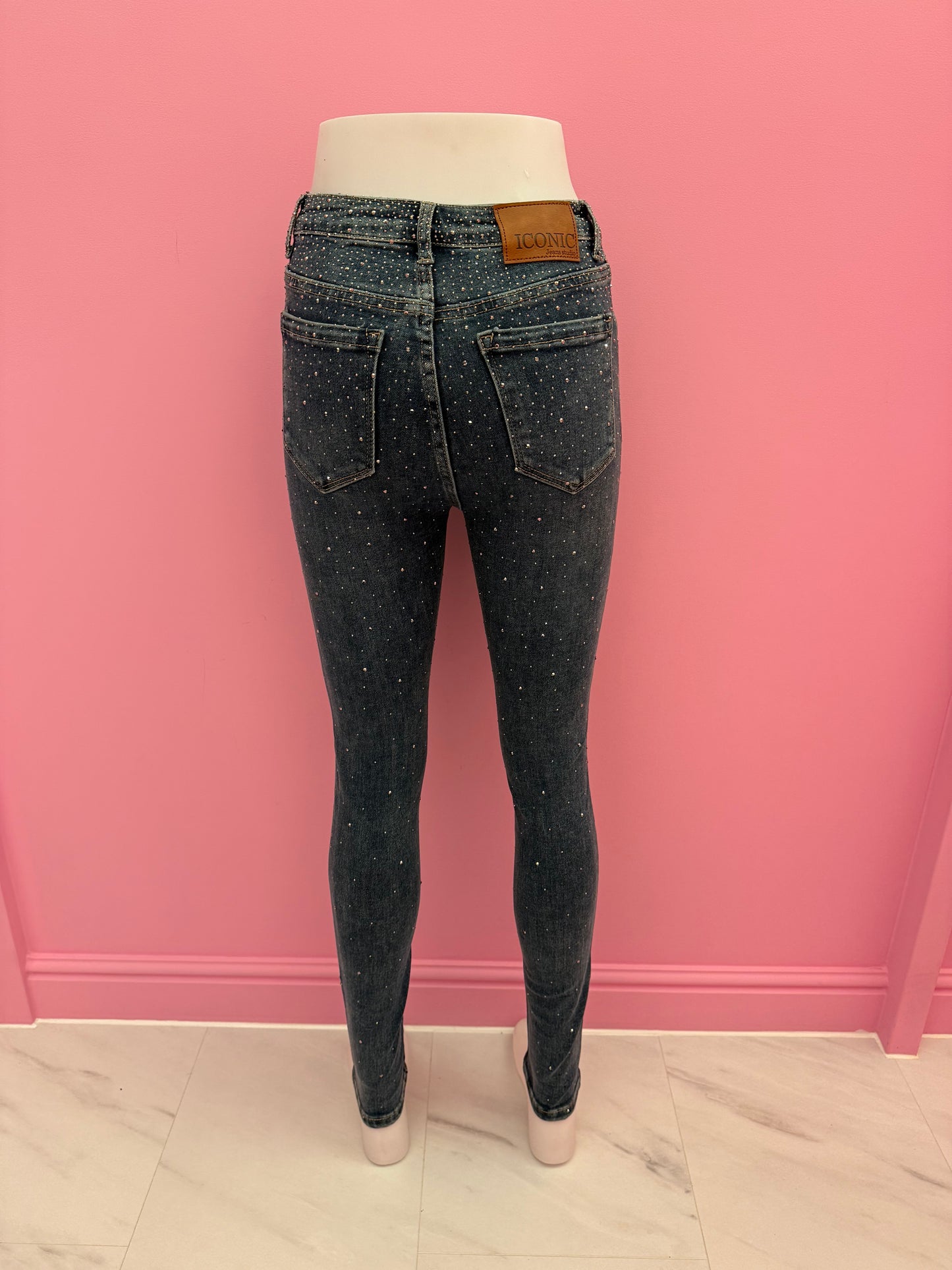 ICONIC JEANS