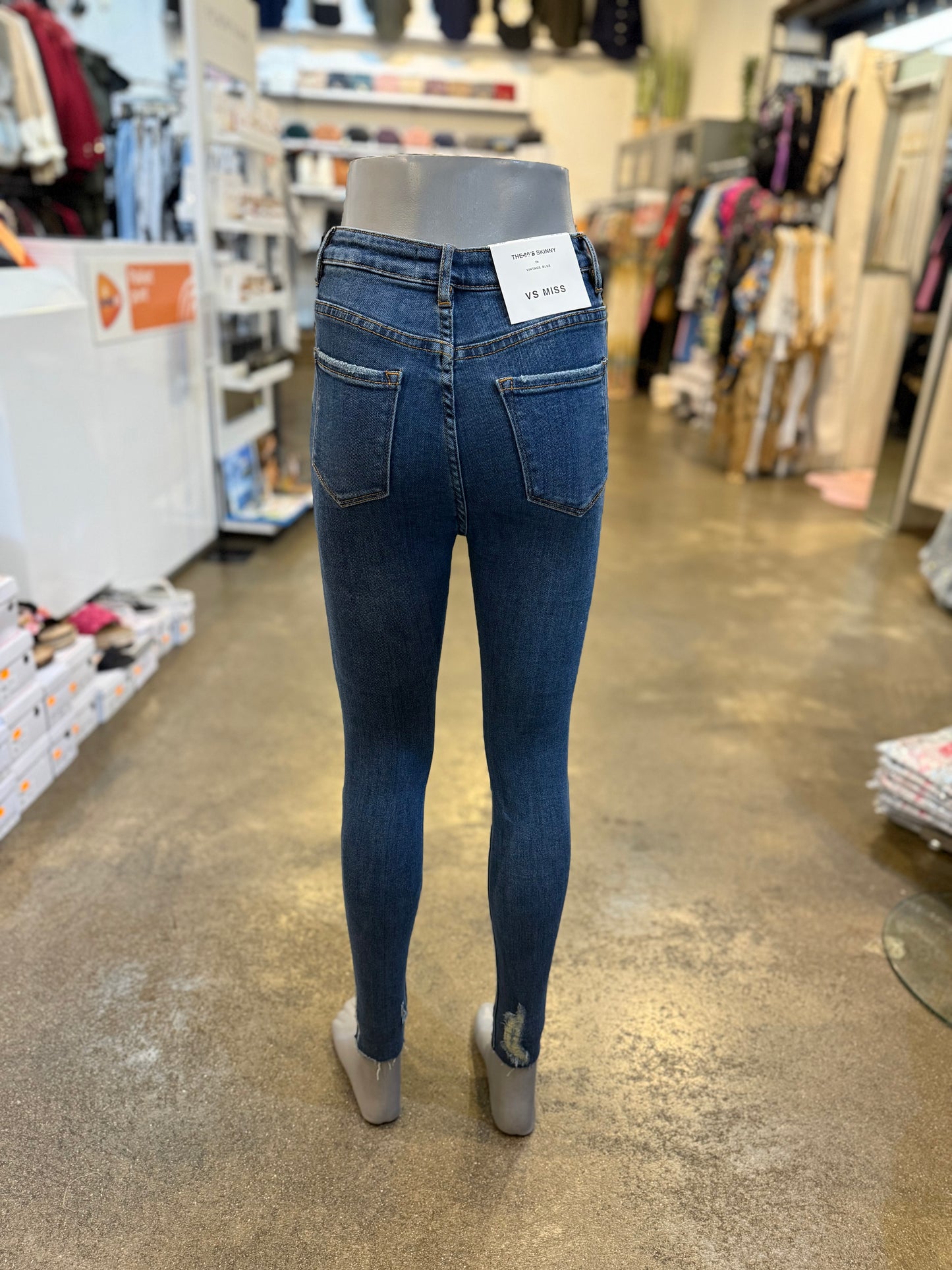 Jeans VS Miss