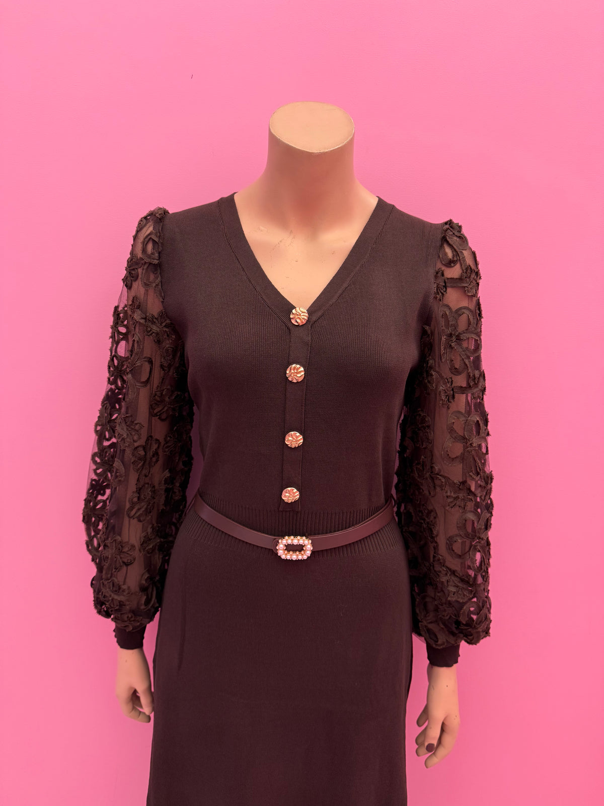 DRESS MET POFMOUWEN (BORDEAUXROOD)