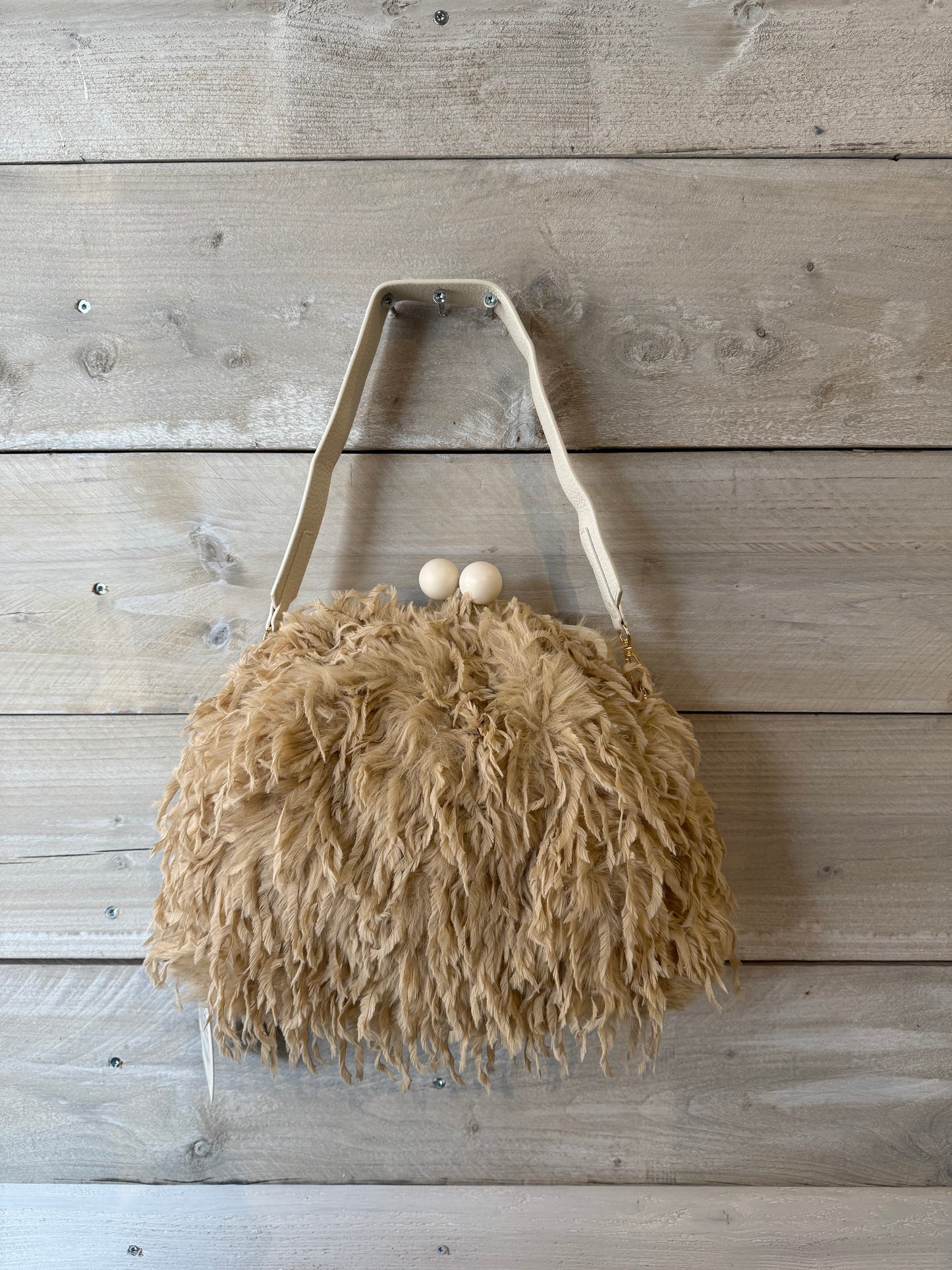 FLUFFY TAS (BROWN)