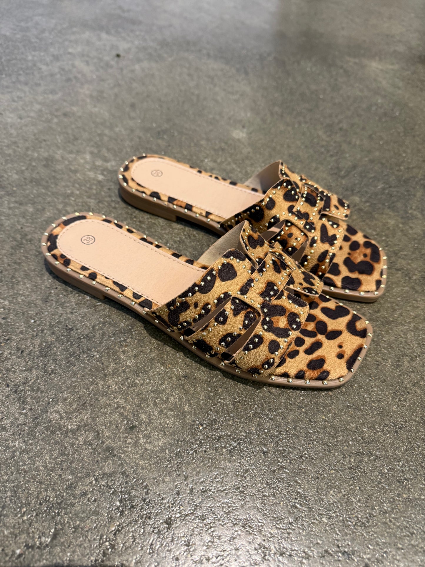 Slipper Studs Pantertje