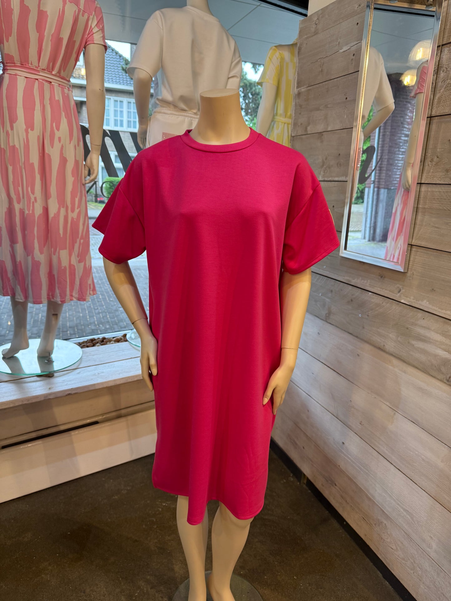 T-SHIRT JURK (FUCHSIA)