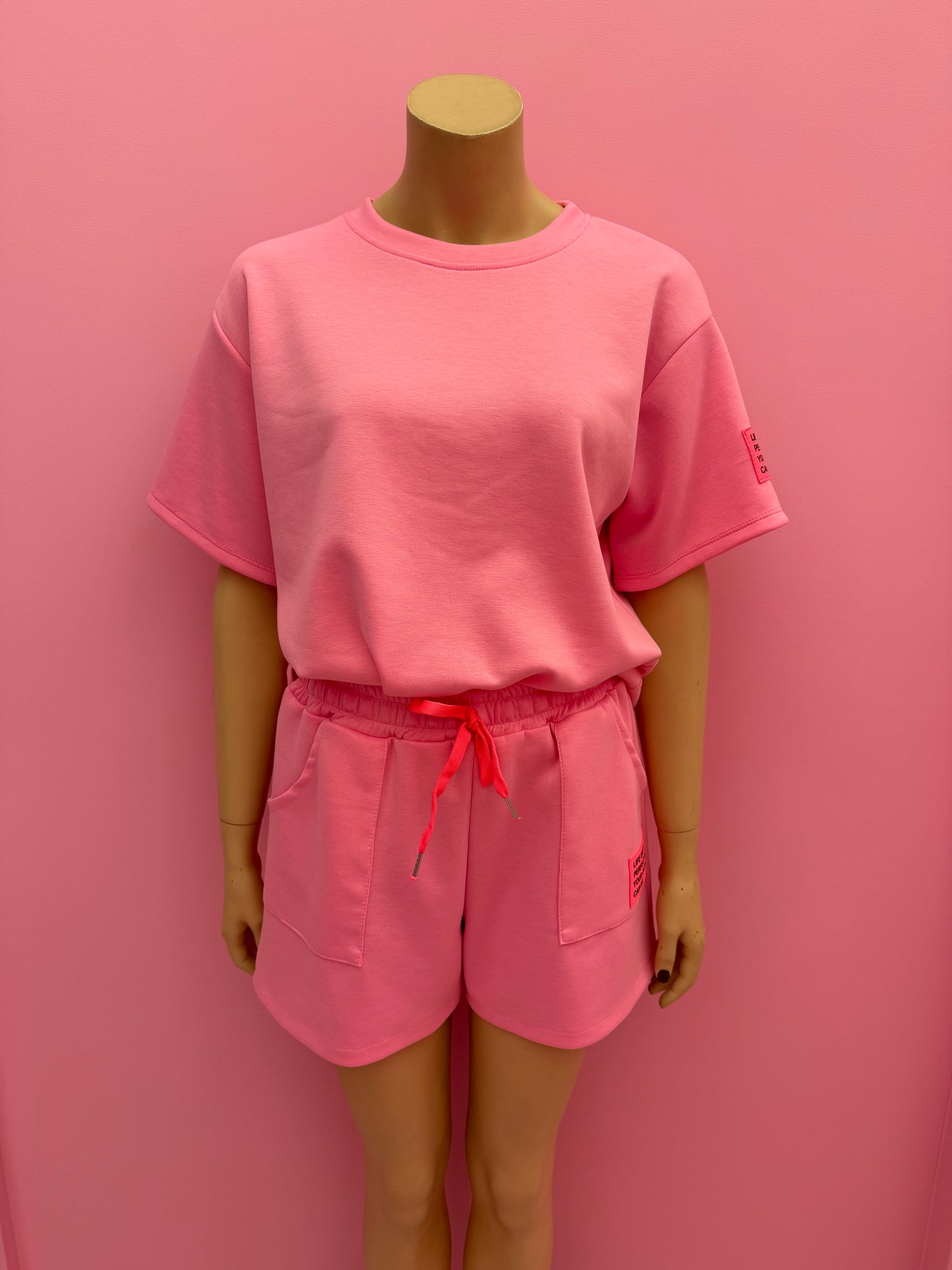 2DELIGE SET LIFE ISN’T PERFECT BUT YOUR OUTFIT CAN BE (FUCHSIA)
