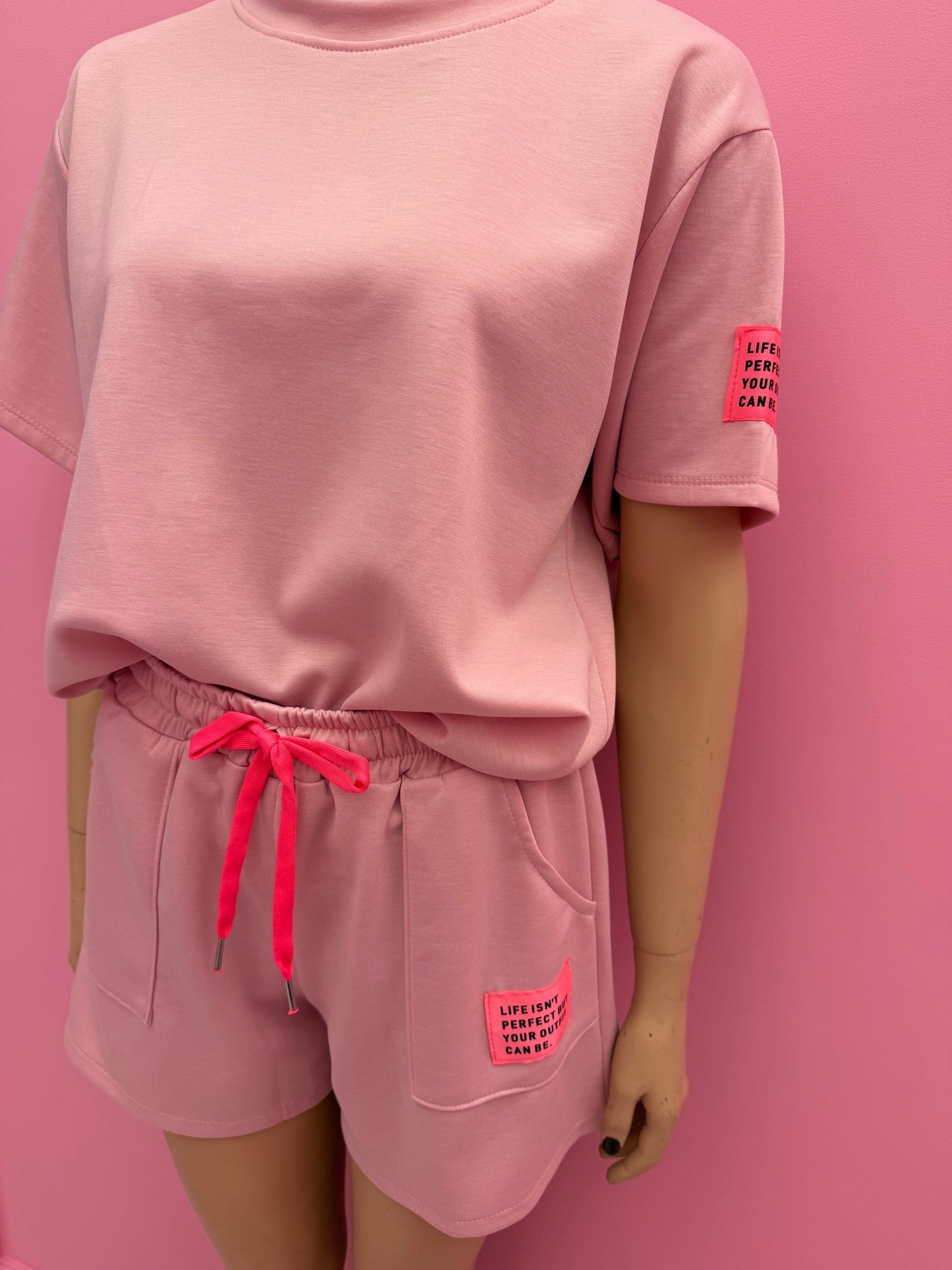 2DELIGE SET LIFE ISN’T PERFECT BUT YOUR OUTFIT CAN BE (ROZE)