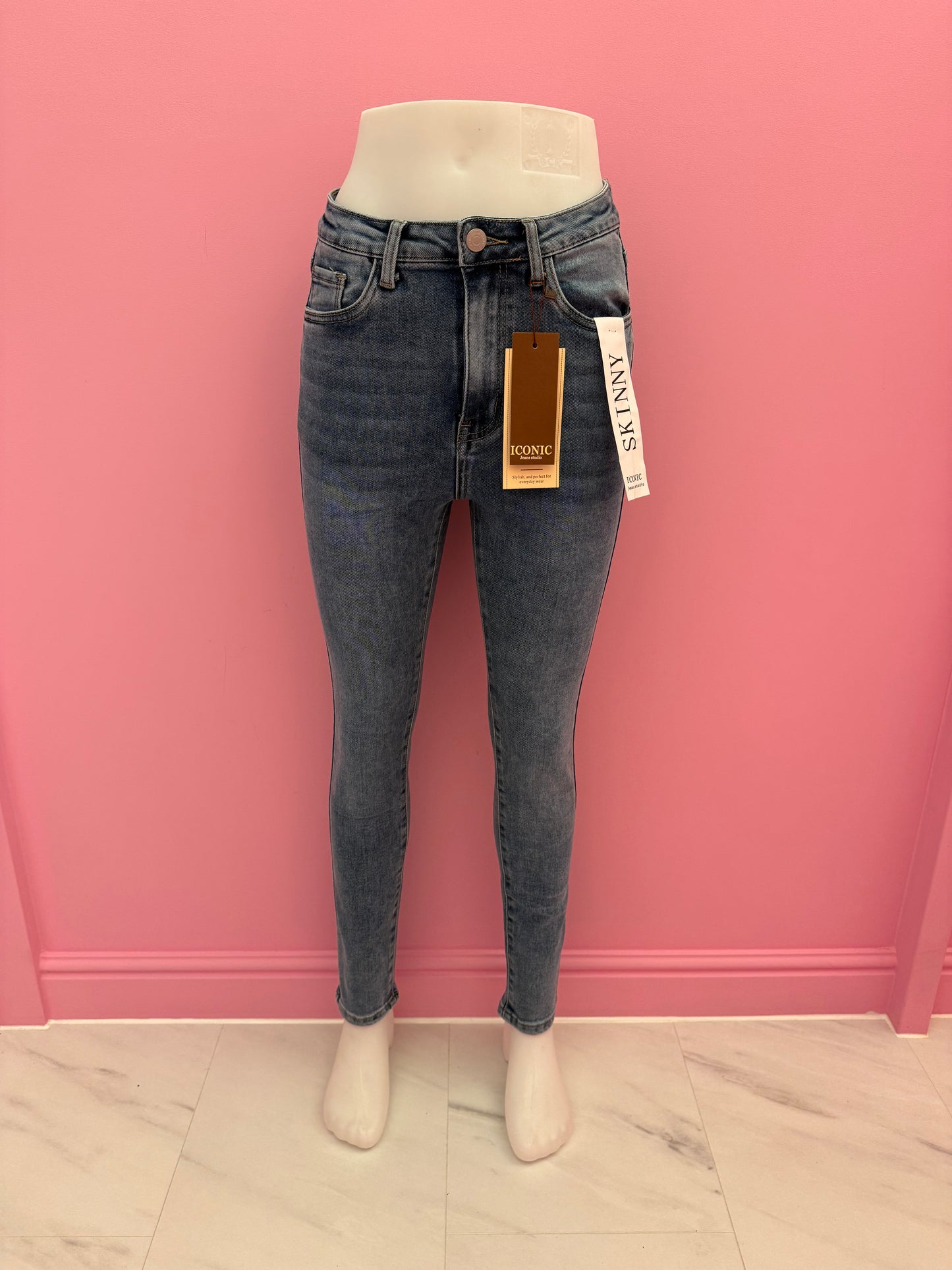 ICONIC JEANS
