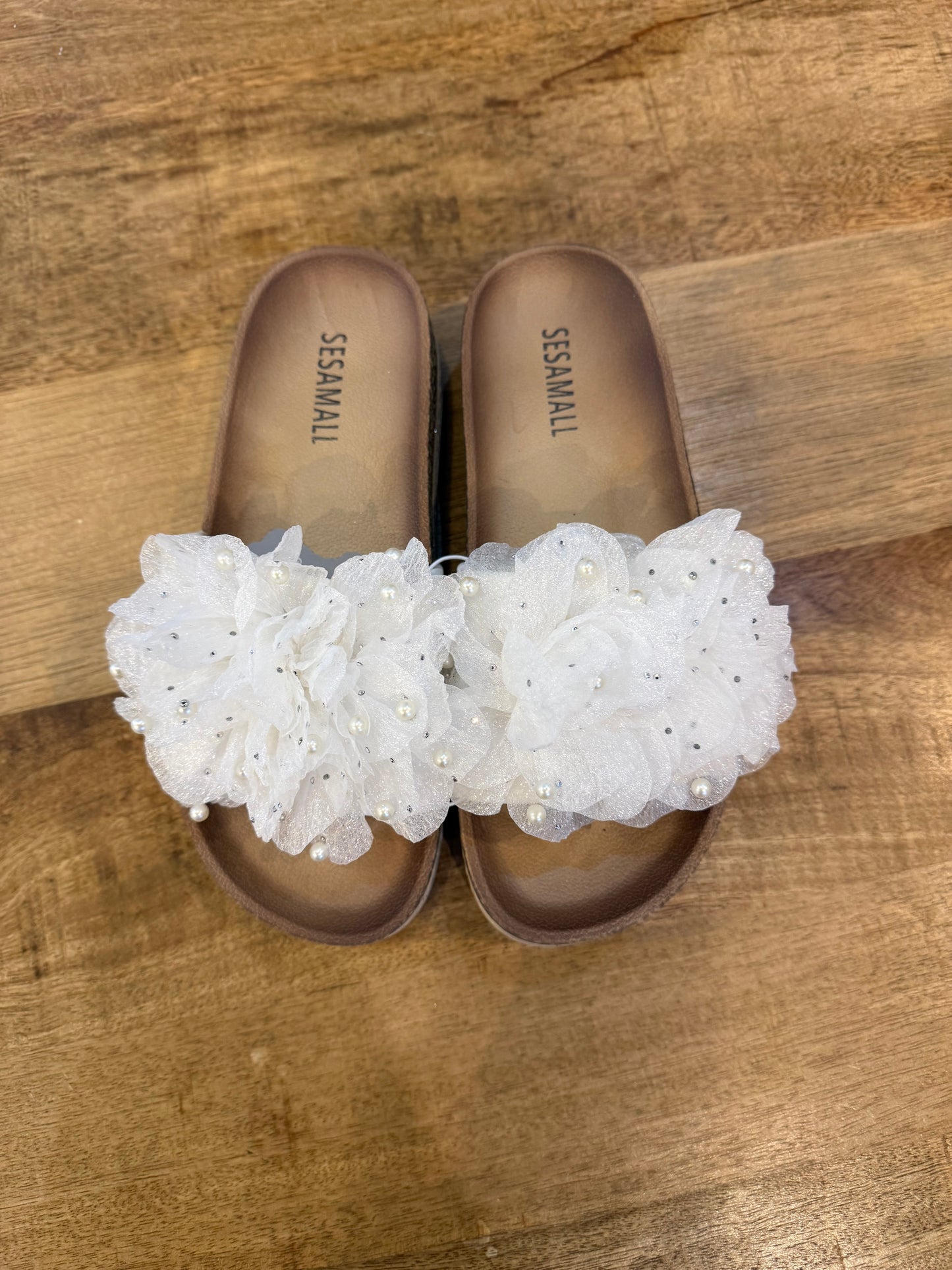 SLIPPER BLOEM/PAREL (WIT)