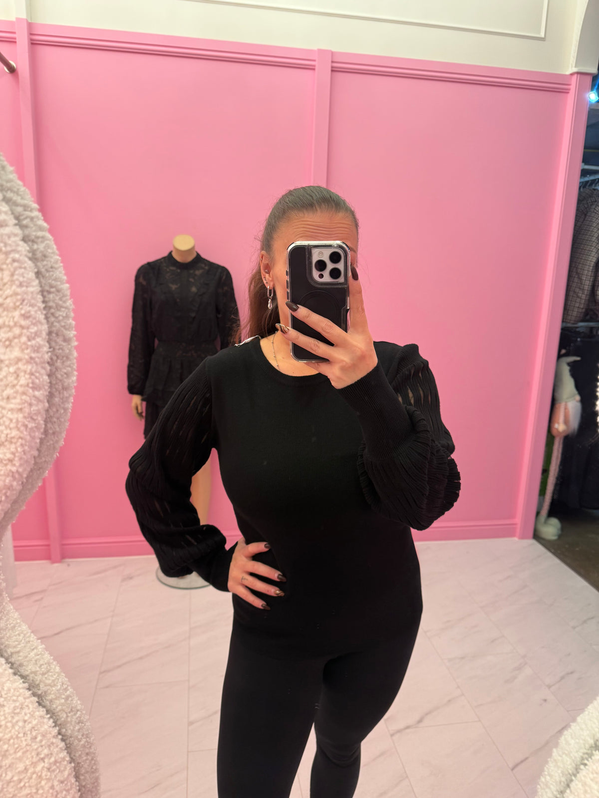 TRUI MET POFMOUWEN (BLACK)