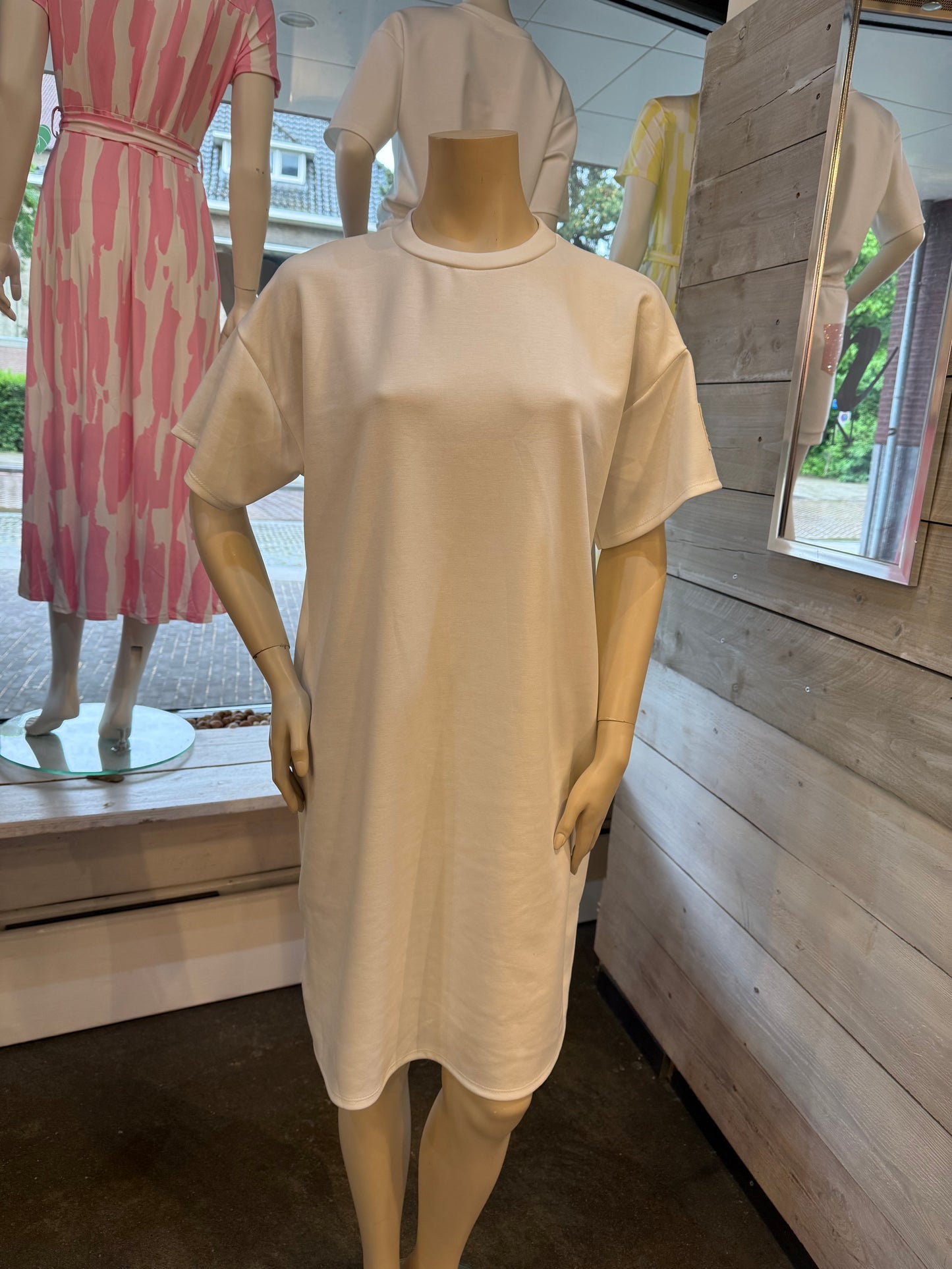 T-SHIRT JURK (WIT)