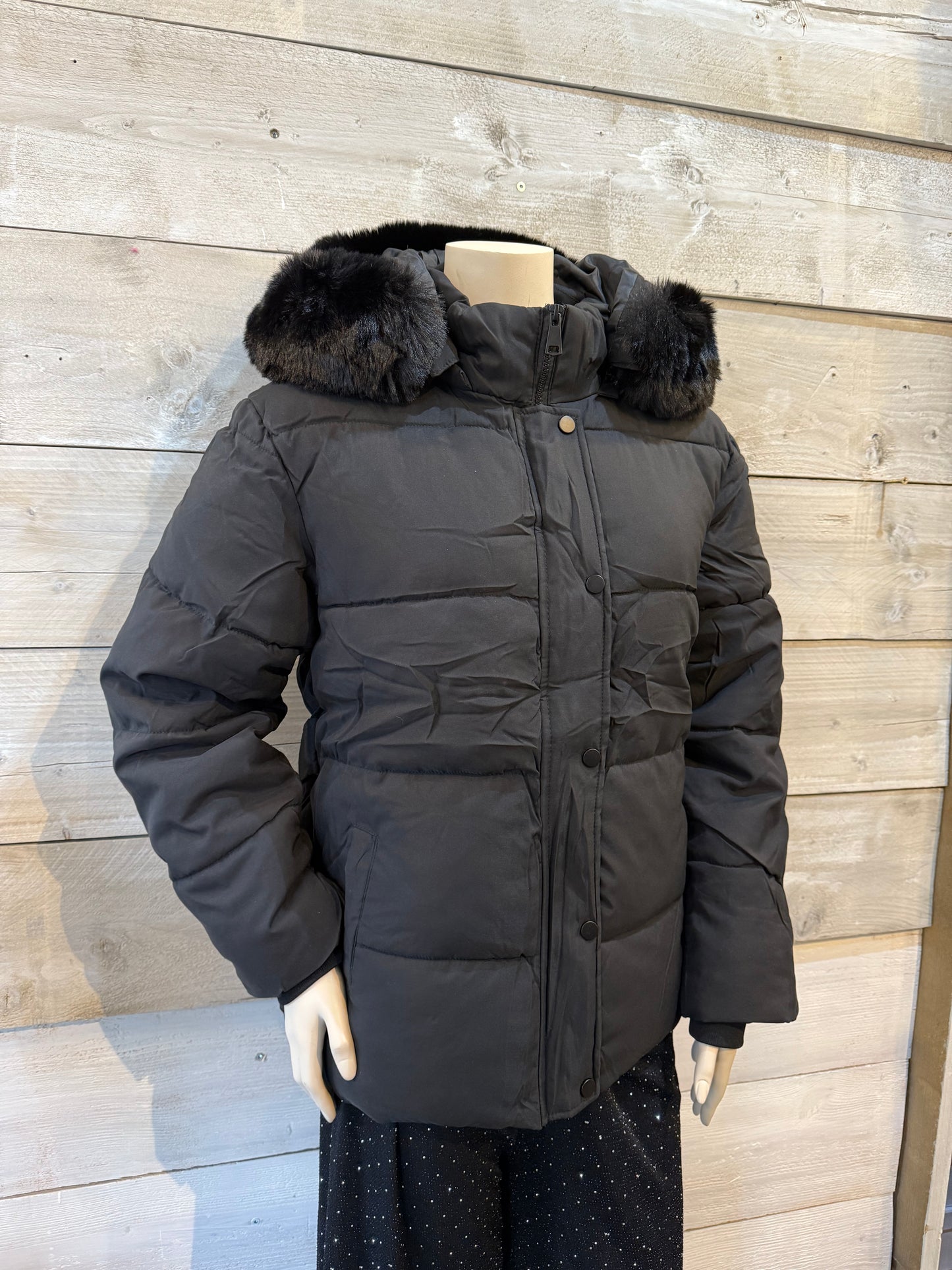 Winterjas kort zwart (44 t/m 52)