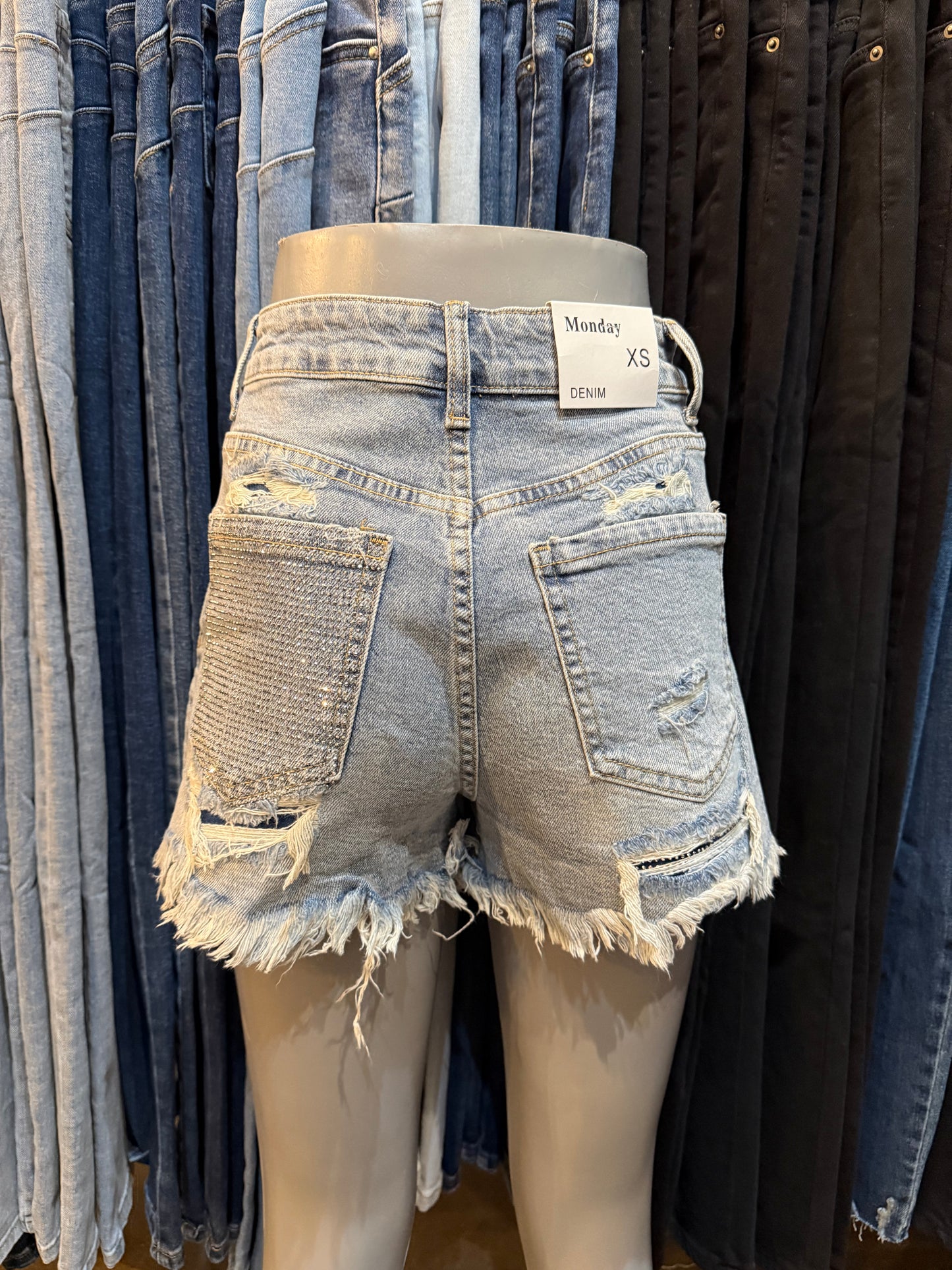 VIRAL POCKET JEANS SHORT