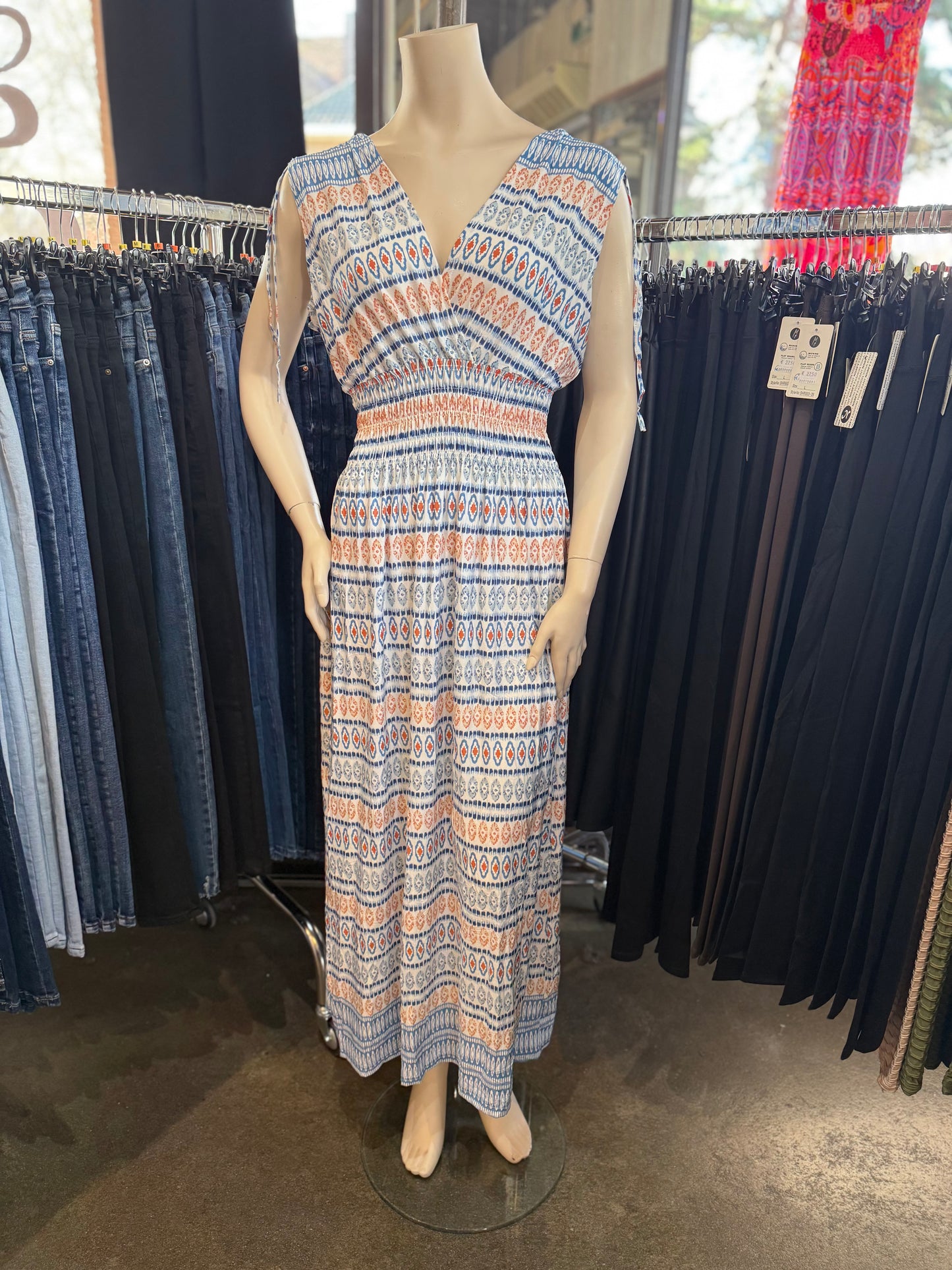 ICONIC DRESS 22