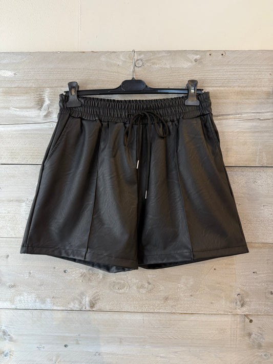 Korte broek (lederlook) 0038