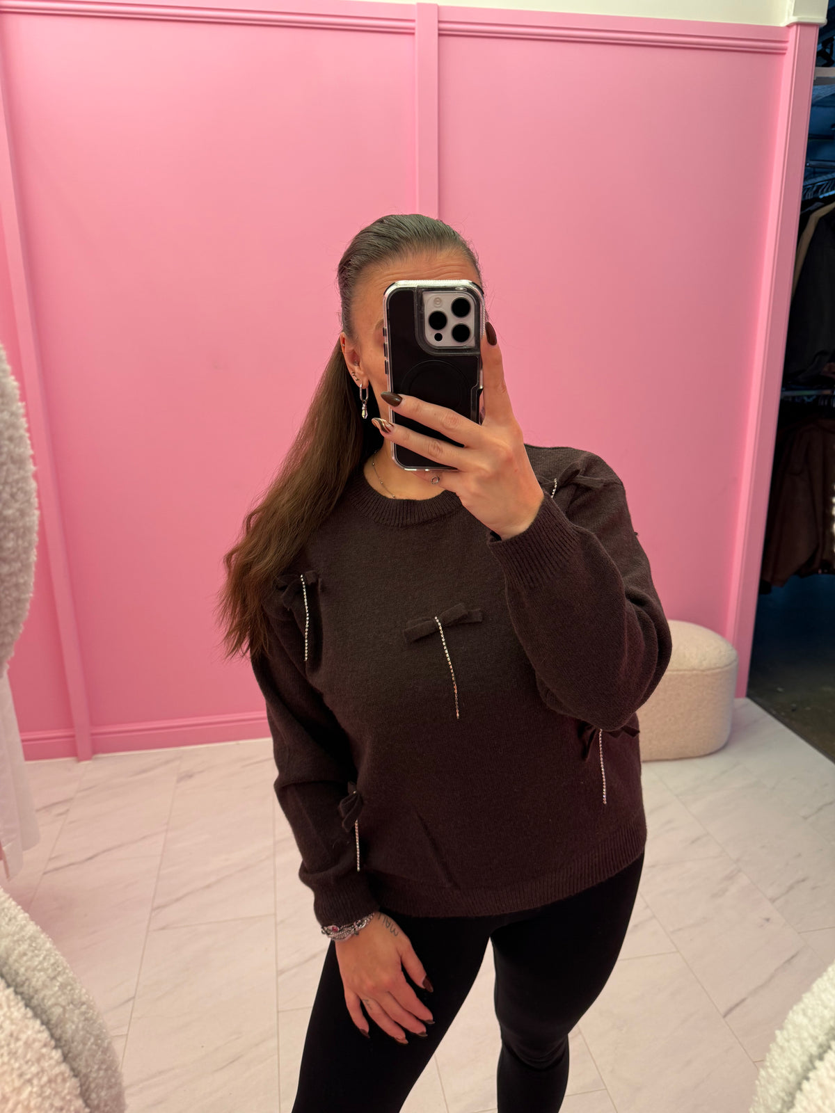 TRUI STRIKJES (BROWN)
