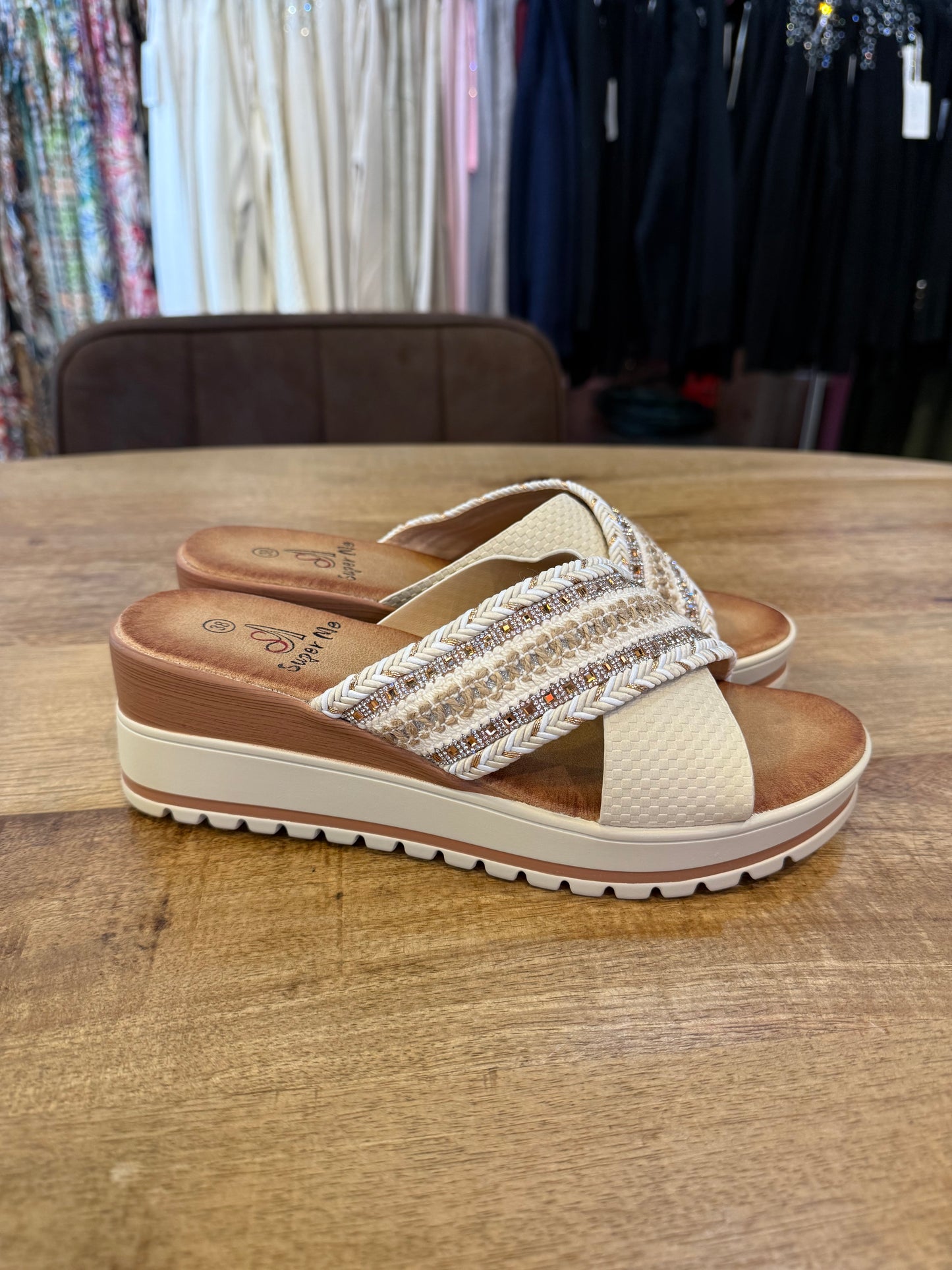 SLIPPERS SHINE (BEIGE)