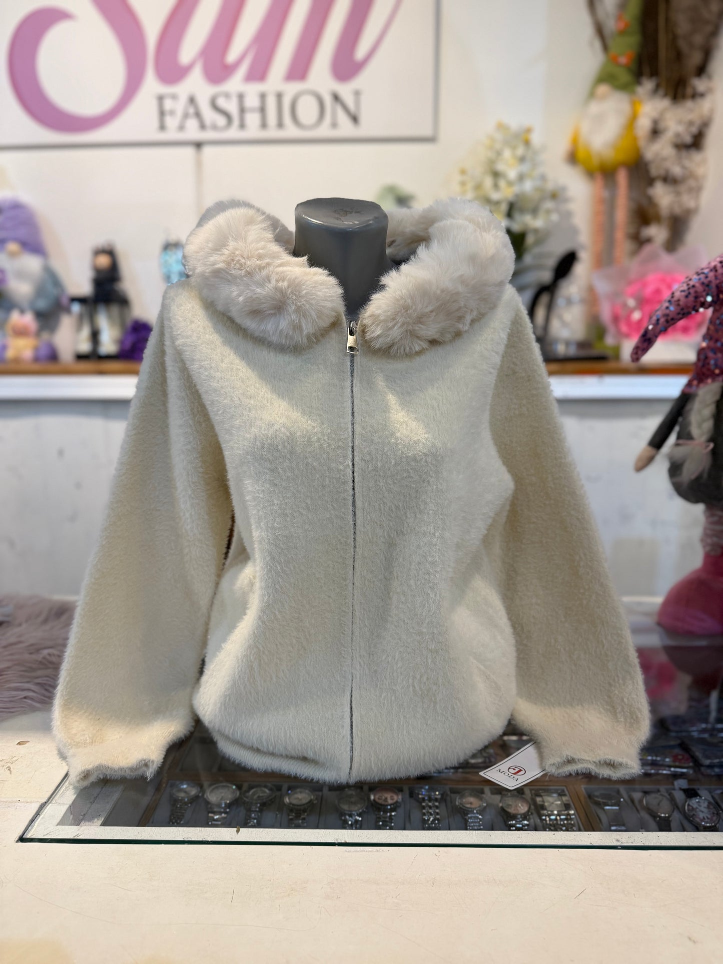 Fluffy vest beige