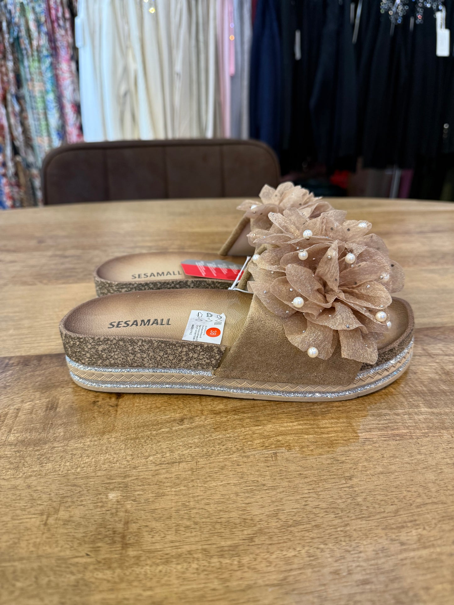 SLIPPER BLOEM/PAREL (BEIGE)