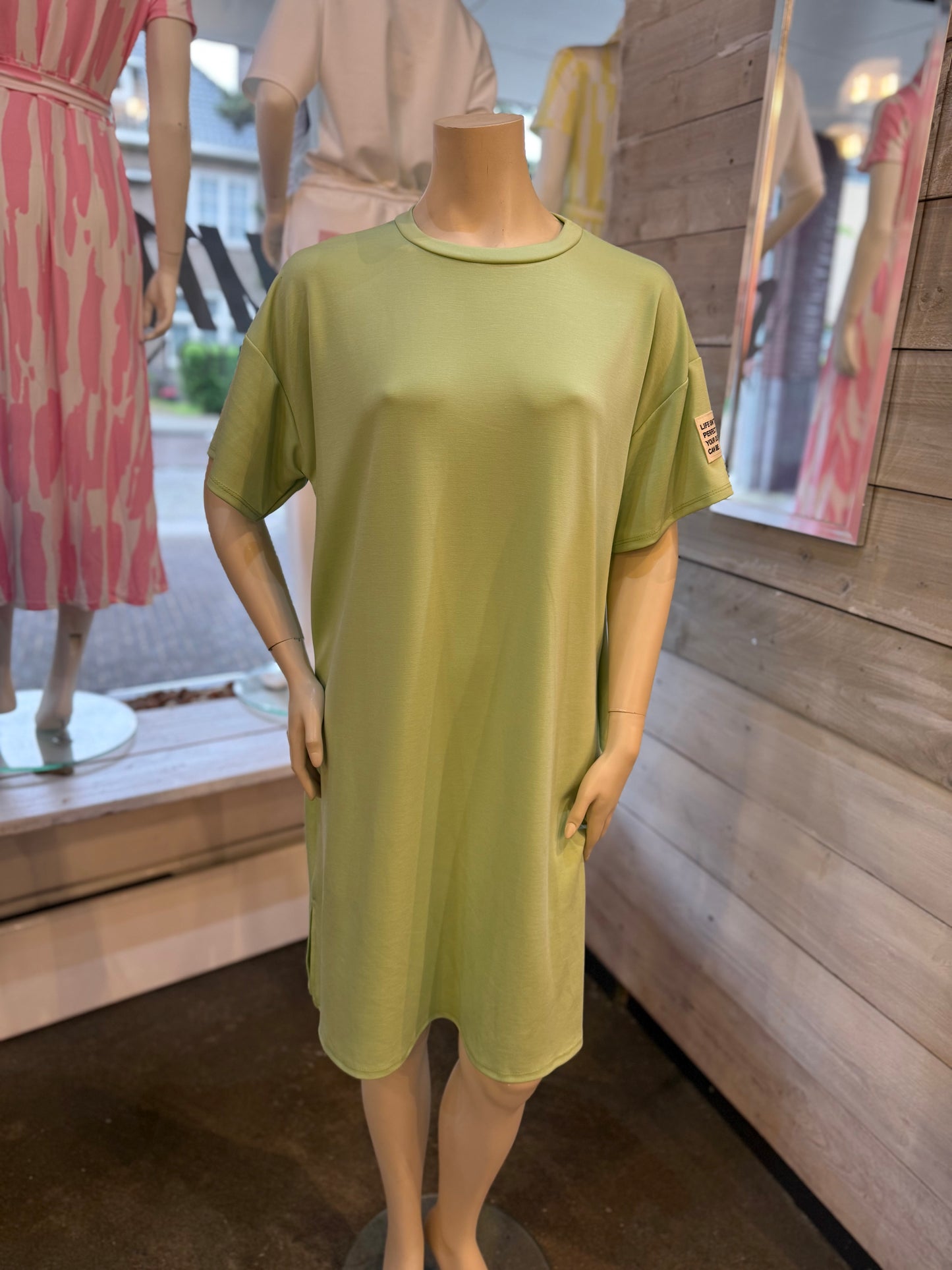 T-SHIRT JURK (GROEN)