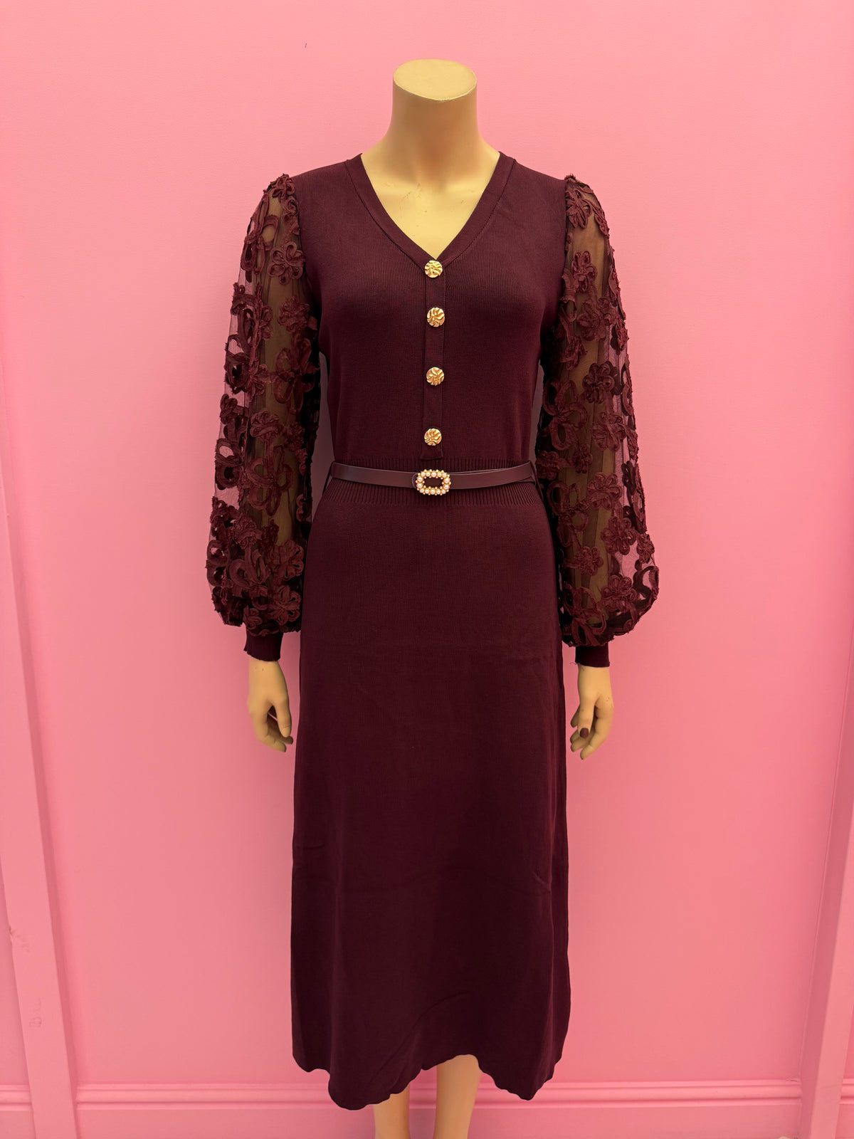 DRESS MET POFMOUWEN (BORDEAUXROOD)
