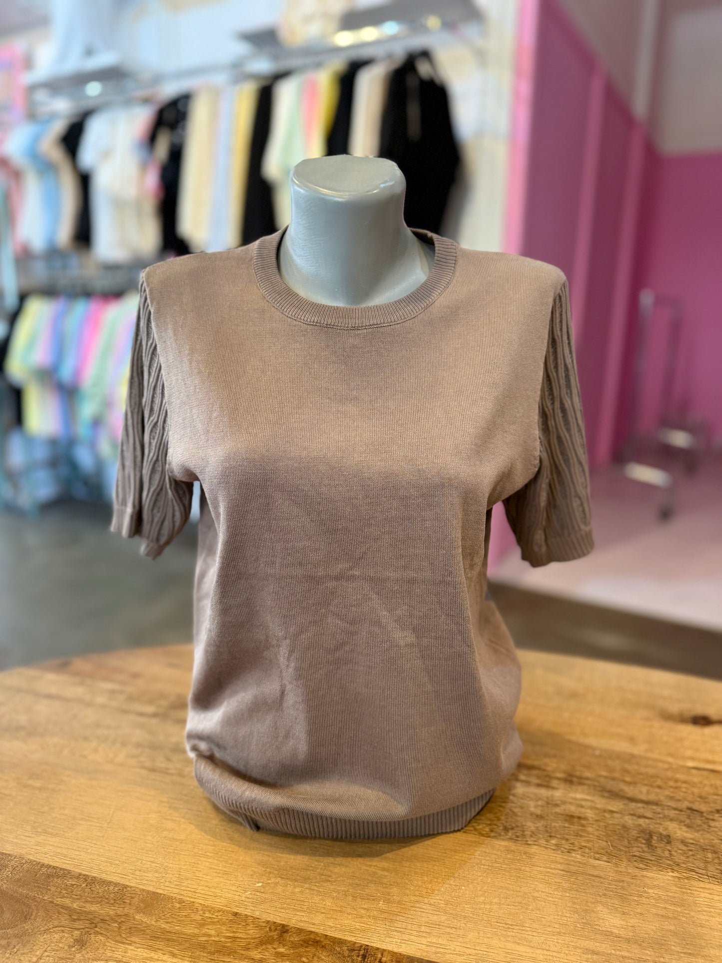 TOP SAMAN KORTE MOUW (TAUPE)