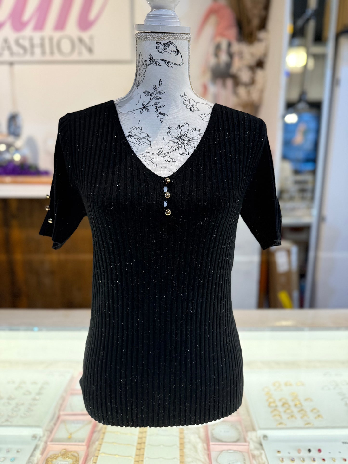 T-SHIRT LUREX MET GOUDEN KNOOPJES (ZWART) 0224