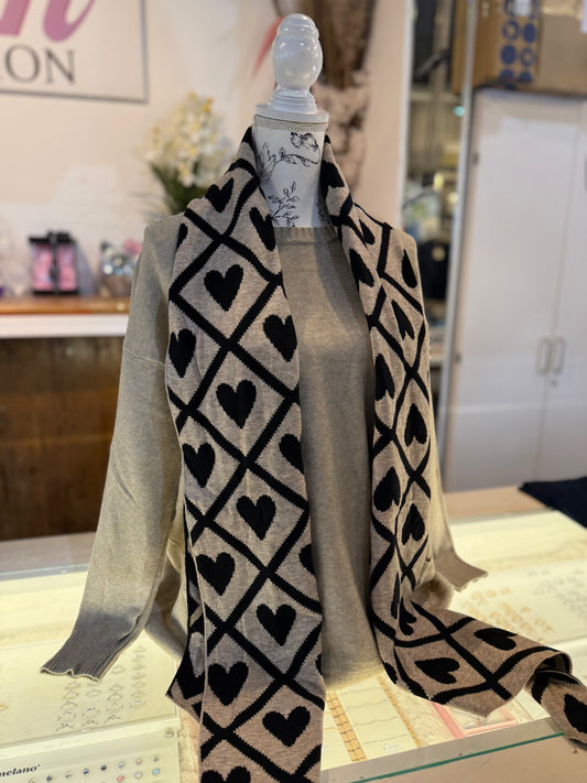 TRUI MET HARTJES SJAAL (TAUPE) 0207