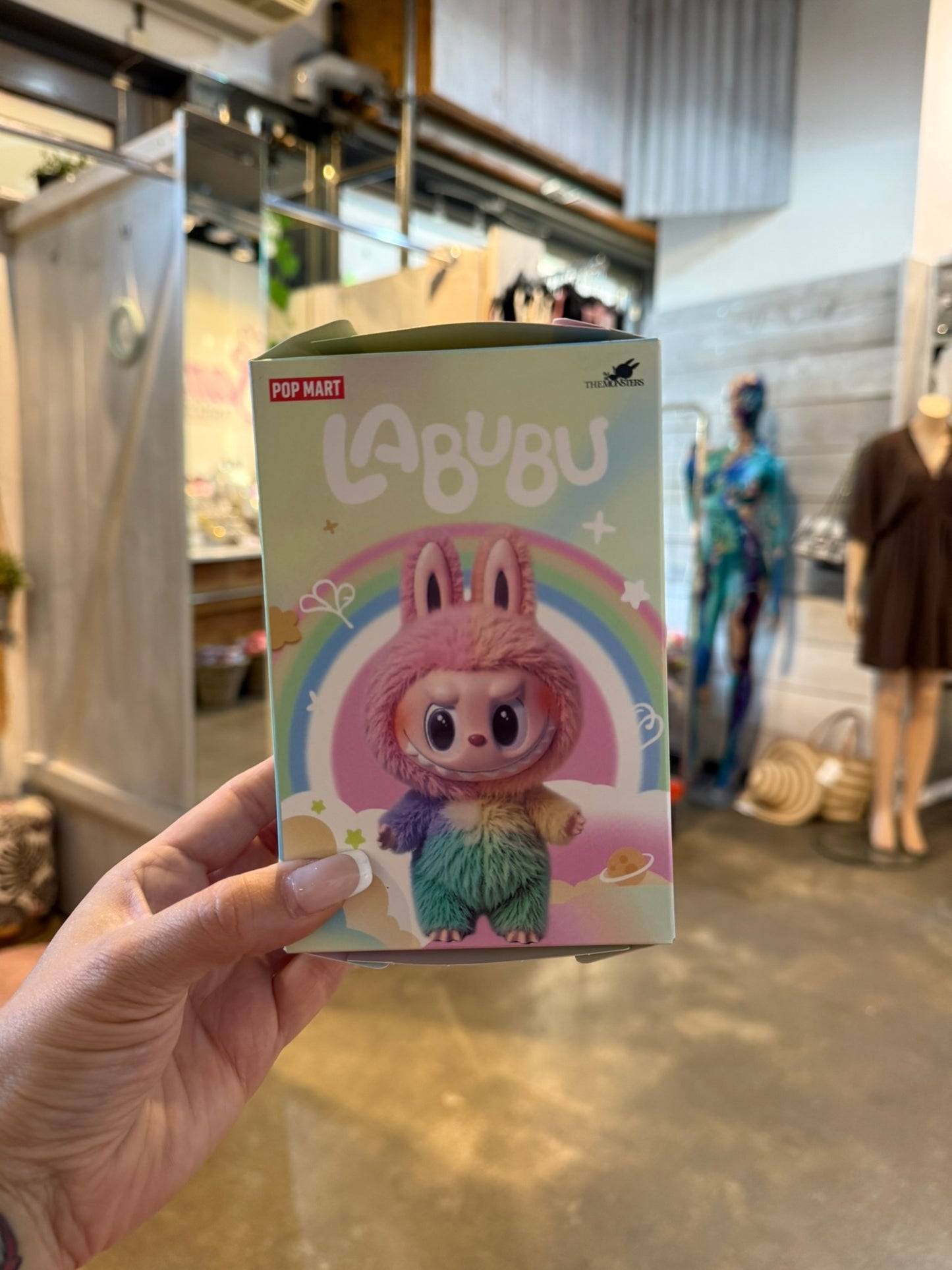 Labubu regenboog